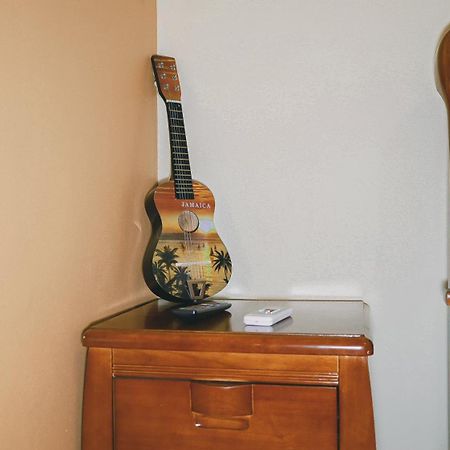 Incognito Culture Rooms Kingston Ngoại thất bức ảnh